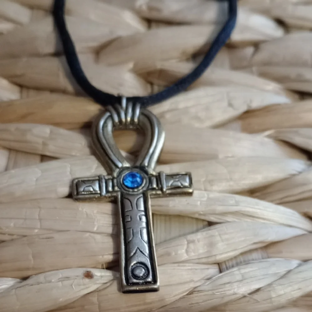 Ankh cross necklace - Picture 2 of 3